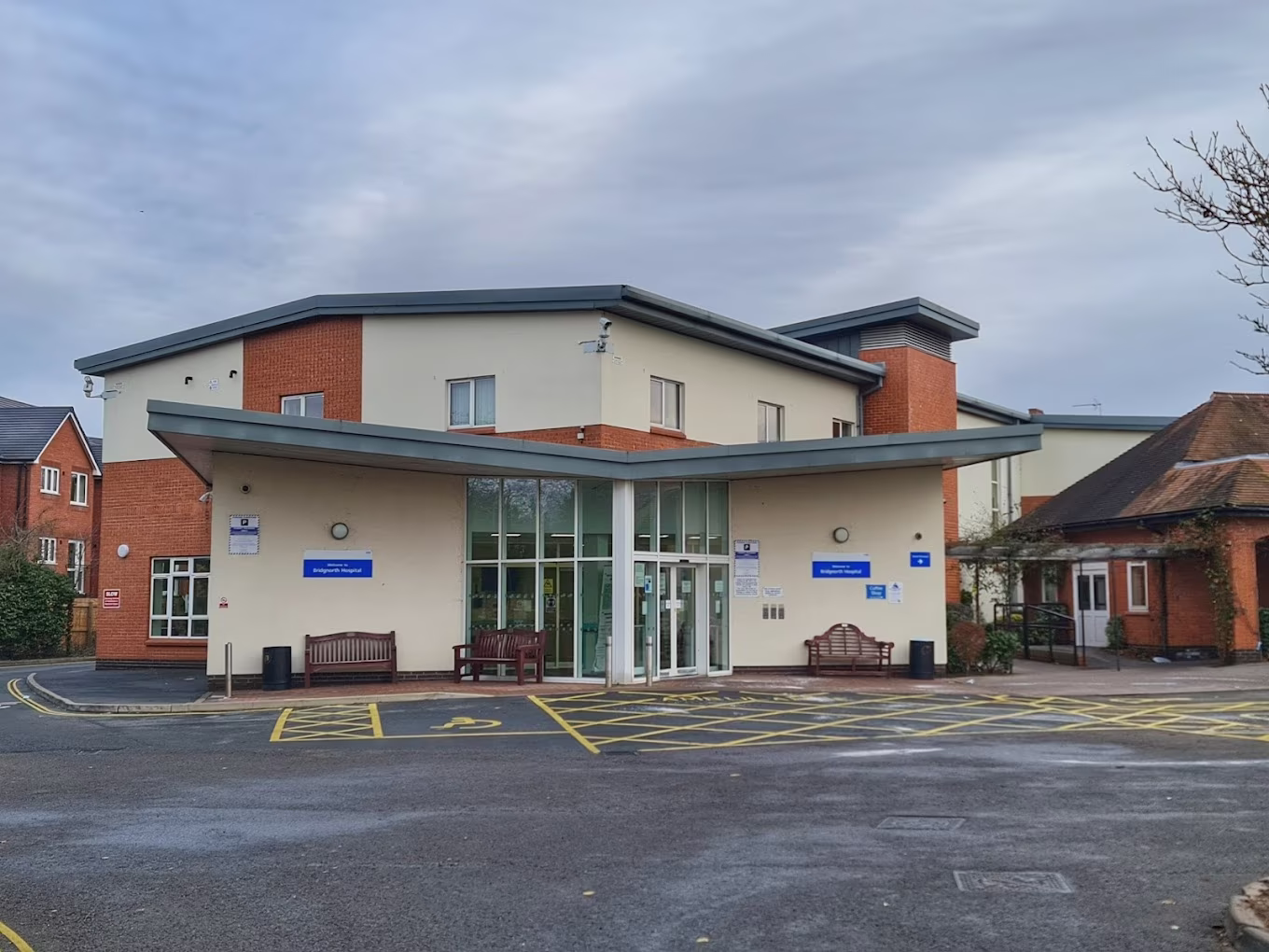 Bridgnorth Community Hospital - Minor Injuries Unit entrance and building exterior. Located in Bridgnorth, Shropshire.
